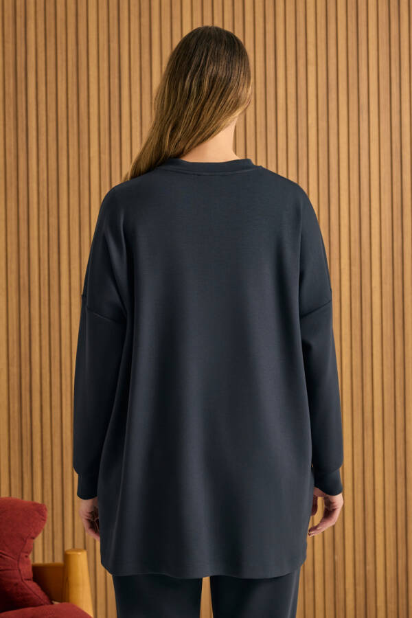 Lacivert Etek Ucu Fermuarlı Yırtmaç Detaylı Sweatshirt - 5