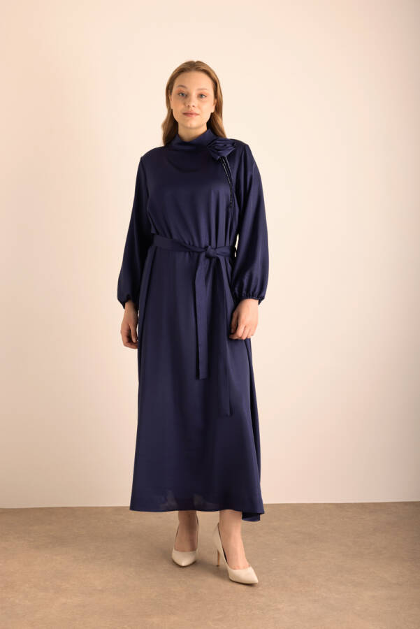 Lacivert Seyyar Çiçek Detaylı Varak Dokuma Elbise - 3