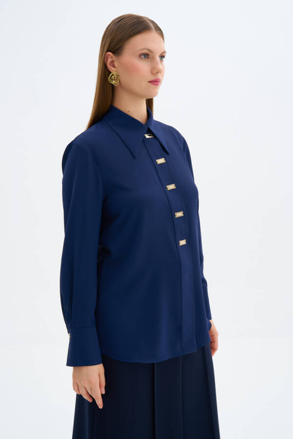 Lacivert Sivri Yaka Düğme Detaylı Bluz - 3