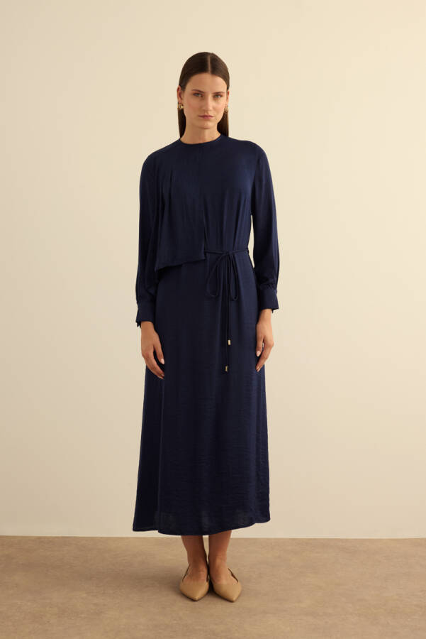 Lacivert Üst Kısmı Volan Parça Hareketli Dökümlü Elbise - Aker