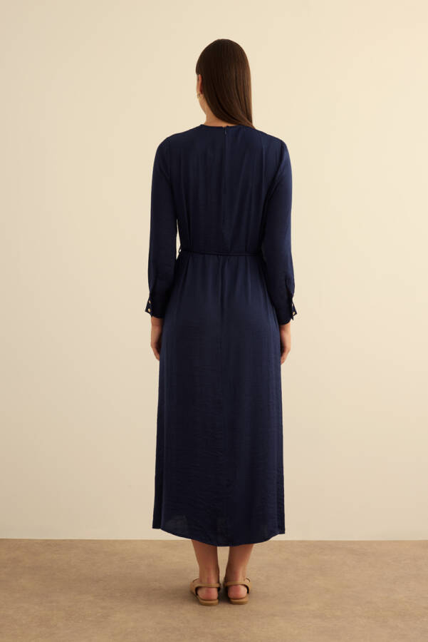 Lacivert Üst Kısmı Volan Parça Hareketli Dökümlü Elbise - 7