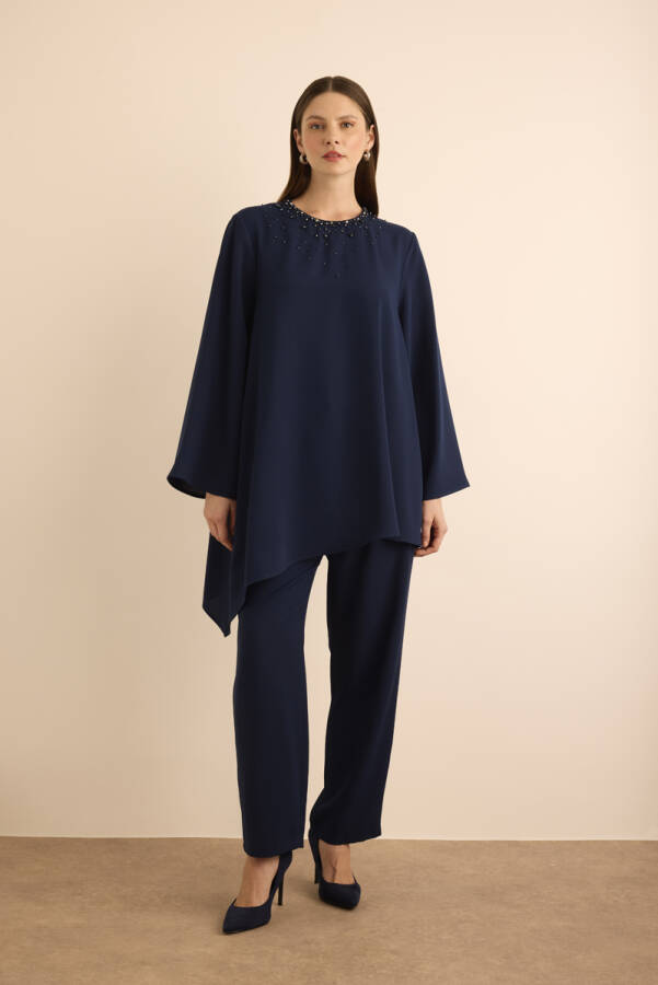Lacivert Yakası Boncuk İşlemeli Asimetrik Tunik - 3