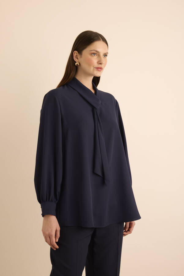 Lacivert Yakası Fular Detaylı Dokuma Bluz - Aker (1)