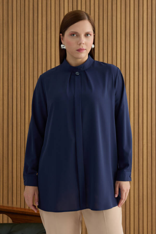 Lacivert Yakası Pili ve Boncuk Detaylı Bluz - Aker (1)