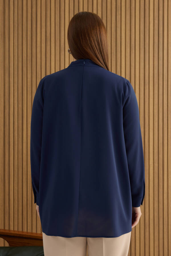 Lacivert Yakası Pili ve Boncuk Detaylı Bluz - 6