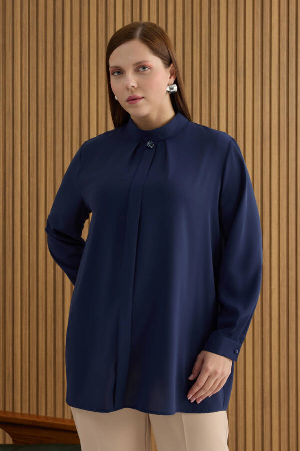 Lacivert Yakası Pili ve Boncuk Detaylı Bluz - Aker
