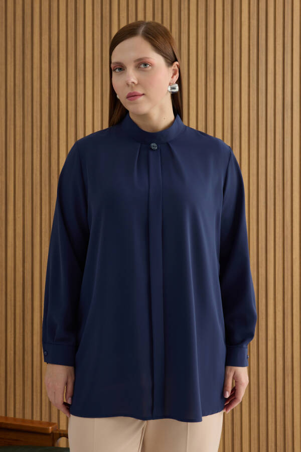 Lacivert Yakası Pili ve Boncuk Detaylı Bluz - 3