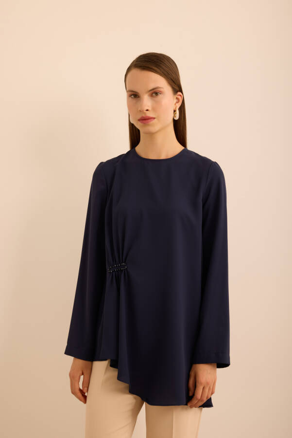 Lacivert Yandan Pili ve İşleme Detaylı Dokuma Bluz - 5