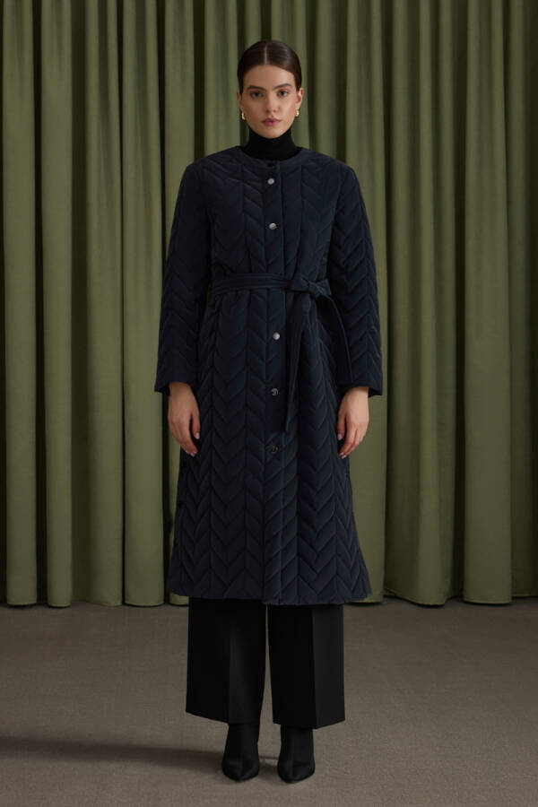 Lacivert Yanları Çıtçıt ve Yırtmaç Detaylı Kapitone Mont - Aker (1)