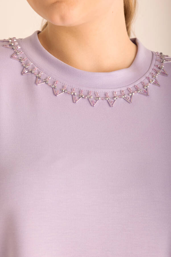 Lila Yakası İşlemeli Örme Kısa Kollu Bluz - 3