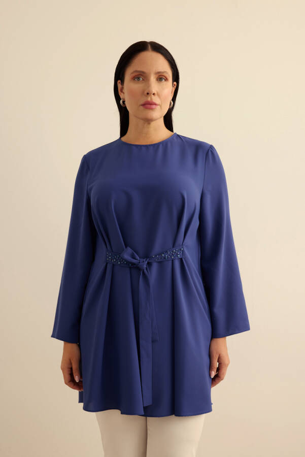 Mavi Kemeri İşlemeli Dökümlü Tunik - 3