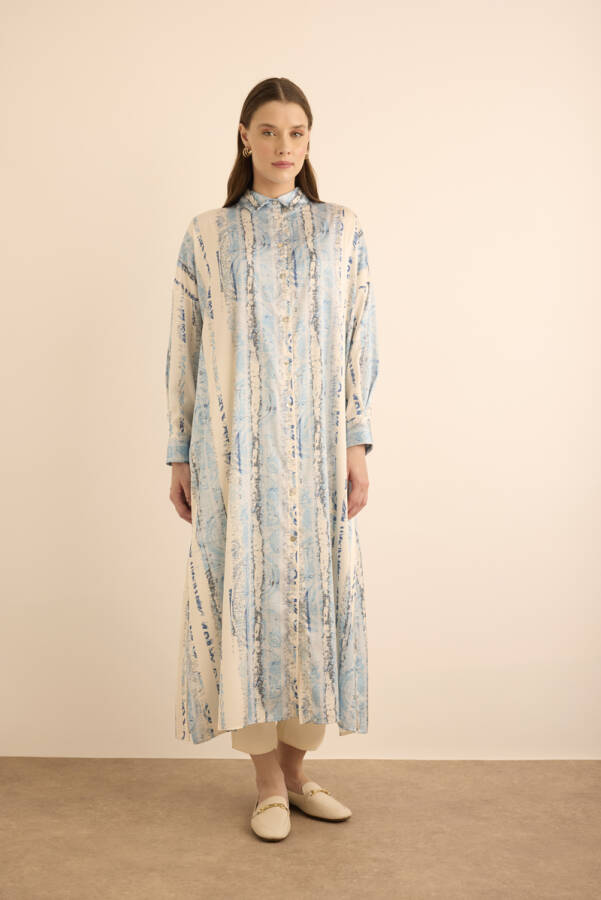 Mavi Desenli Yanları Yırtmaçlı Tunik - 2