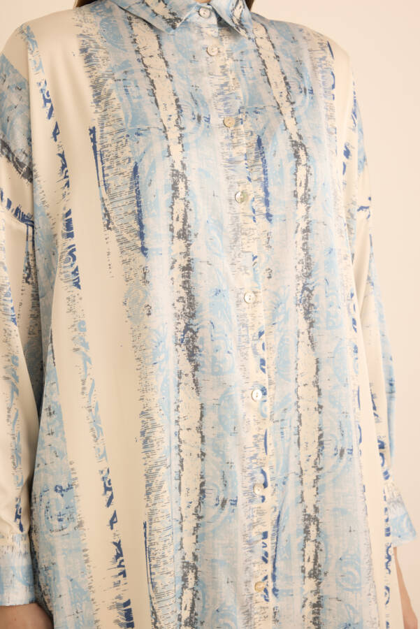 Mavi Desenli Yanları Yırtmaçlı Tunik - 4