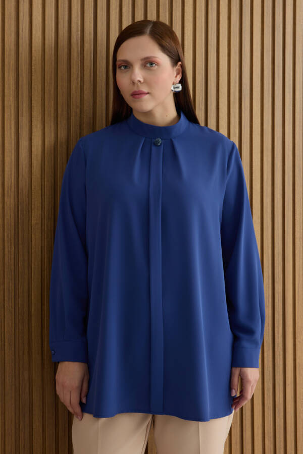 Mavi Yakası Pili ve Boncuk Detaylı Bluz - 1