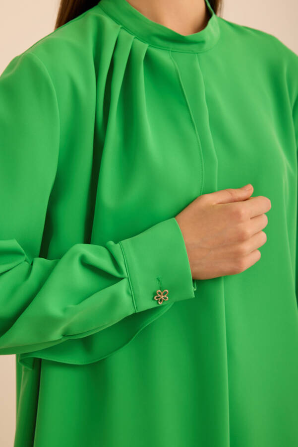 Ön Göğüs Kısmı Pile ve Parça Detaylı Bluz - 6