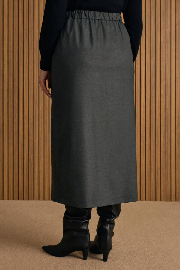 Önü Pilikaşe Yırtmaç Detaylı Etek - 5