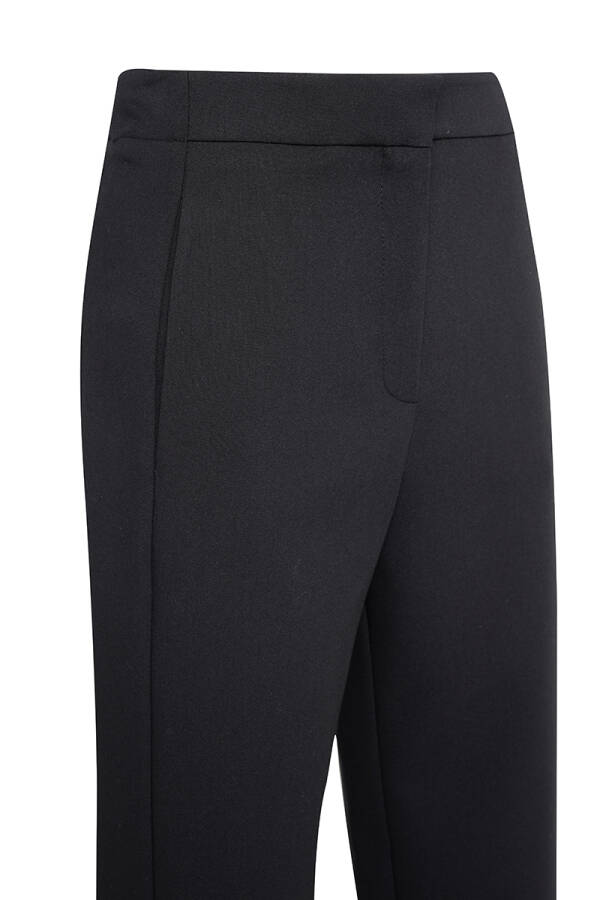 Siyah Paçası Yırtmaçlı Pantolon - 2