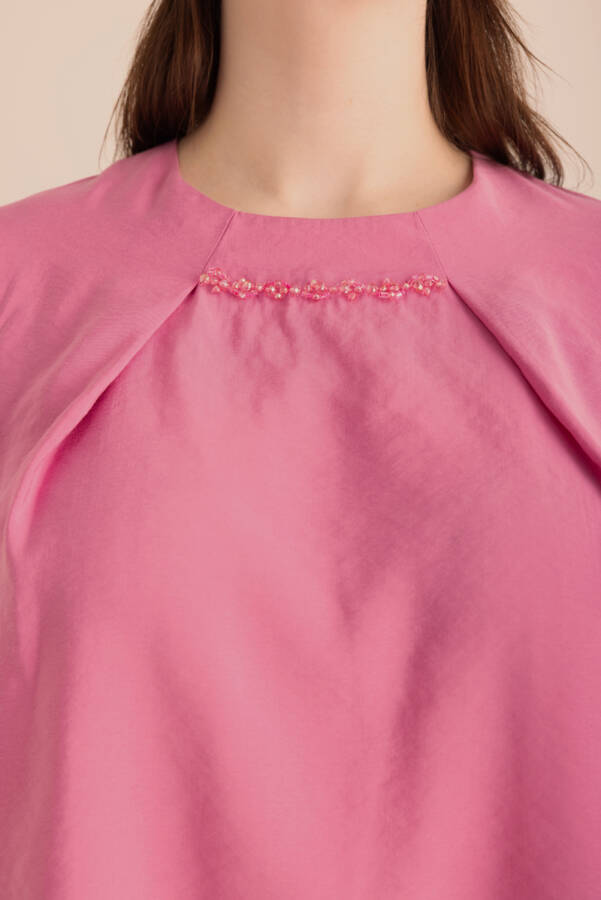 Pembe Yakası Pili ve İşleme Detaylı Dokuma Bluz - 3