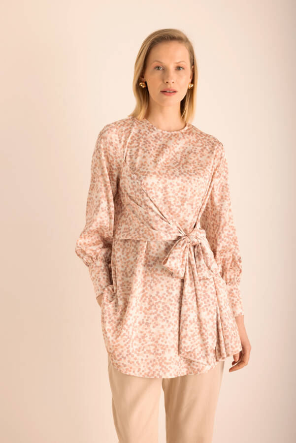 Pudra Küçük Kare Desenli Beli Bağlama Detaylı Bluz - Aker (1)