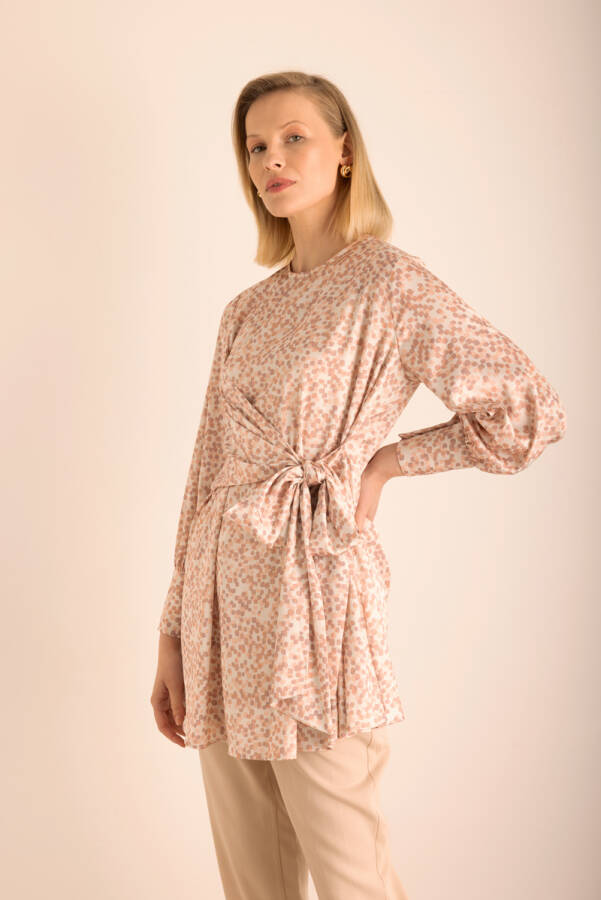 Pudra Küçük Kare Desenli Beli Bağlama Detaylı Bluz - Aker