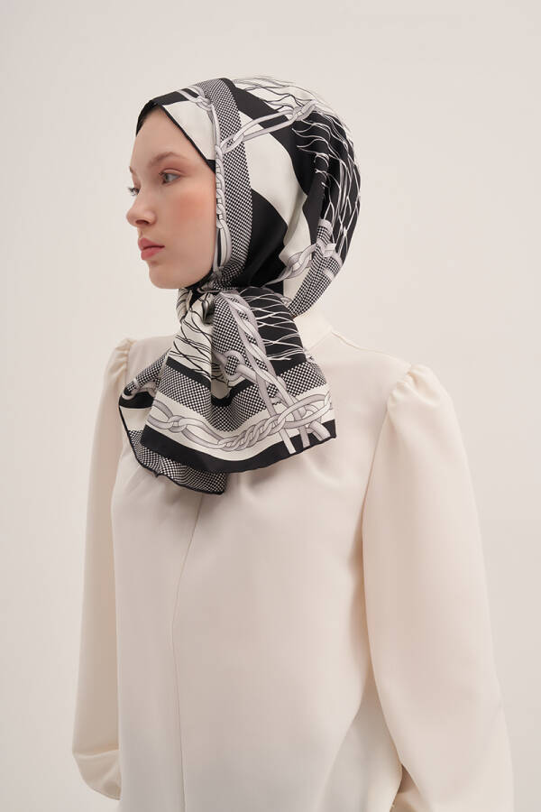 Zincir Desenli Aker İpek Krep Saten Eşarp - Aker