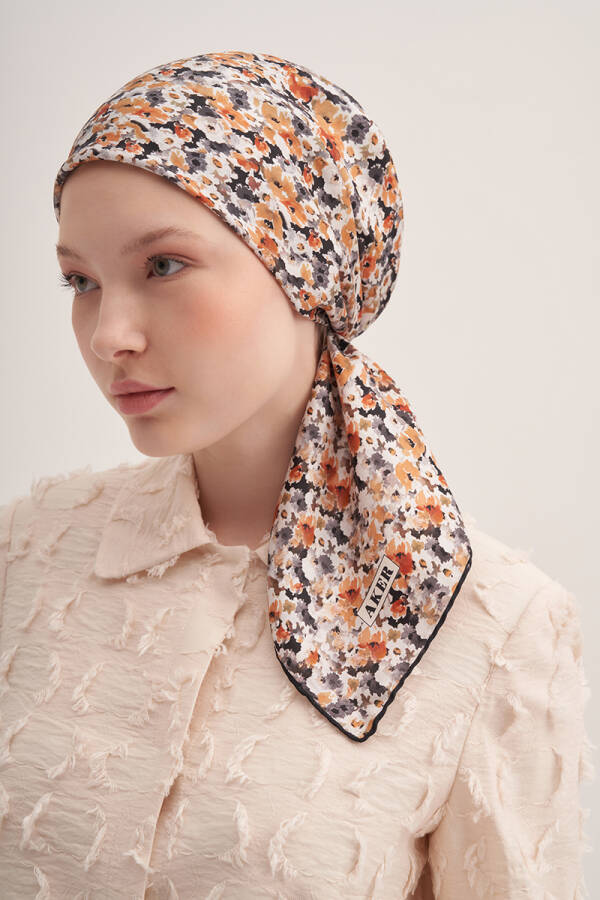 Çiçek Desenli İpek Krep Saten Eşarp - 1