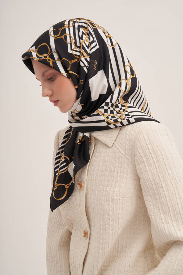 Zincir Desenli Aker İpek Krep Saten Eşarp - Aker