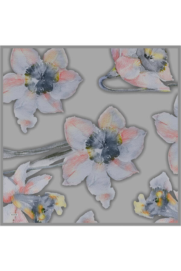 Gri Çiçek Desenli İpek Krep Saten Eşarp - 1