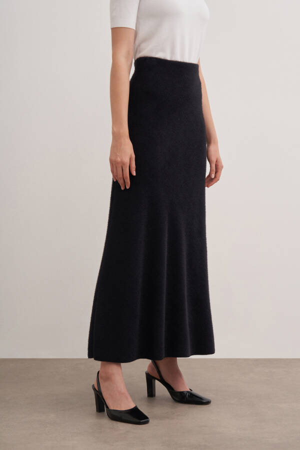 Siyah A Kesim Etek - Aker (1)