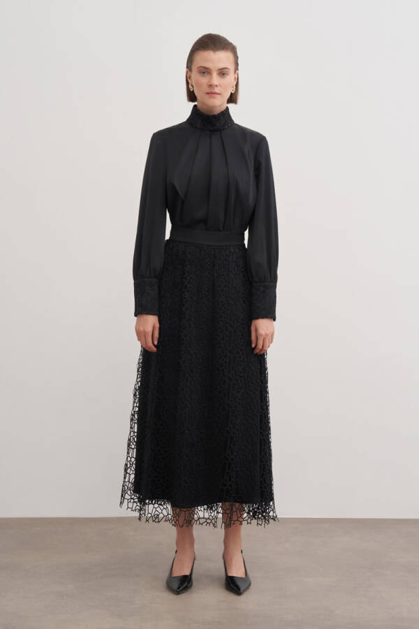 Siyah Güpürlü Etek - 5