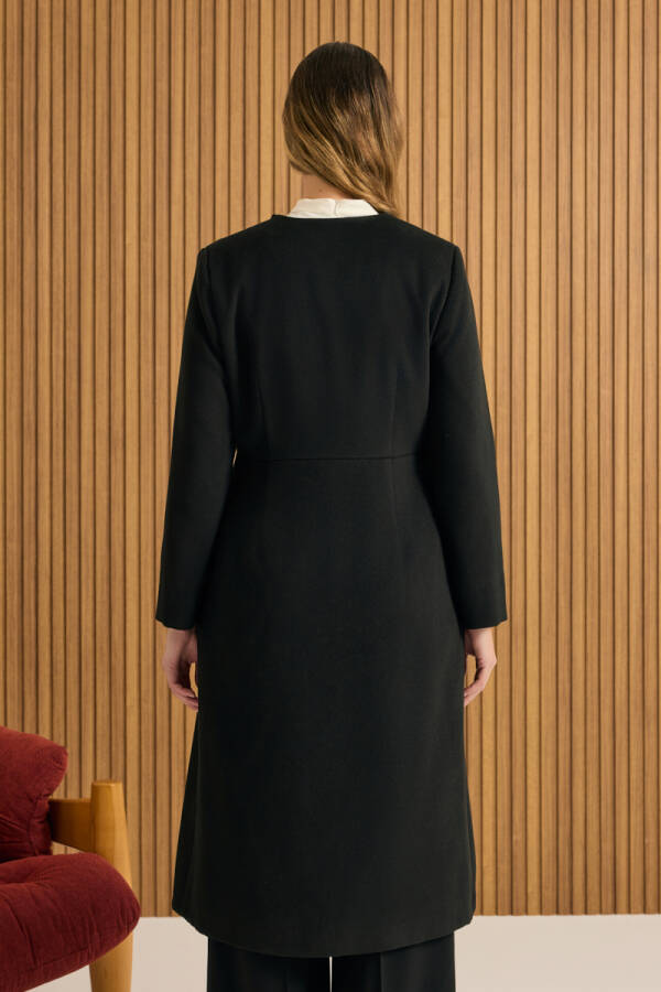 Siyah Kaşe Kumaş Kol Ve Bel Detaylı Kap - 6