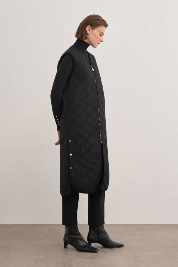 Siyah Fermuarlı V Yaka Yelek - 2