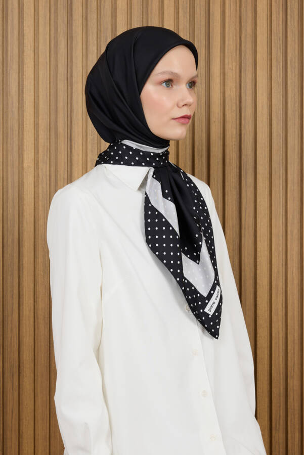 Siyah 90X90 İpek Krep Saten Eşarp - 1