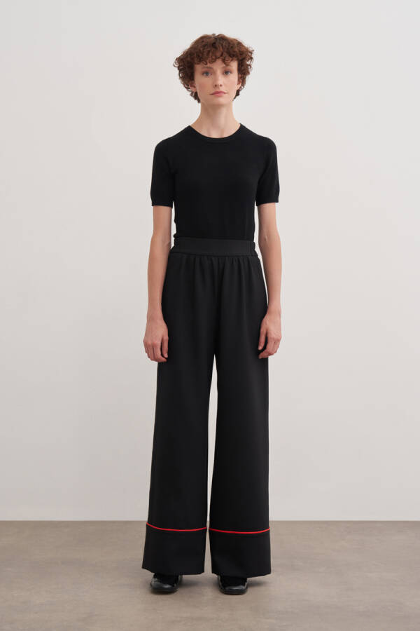 Siyah Ara Biye Detaylı Pantolon - 5