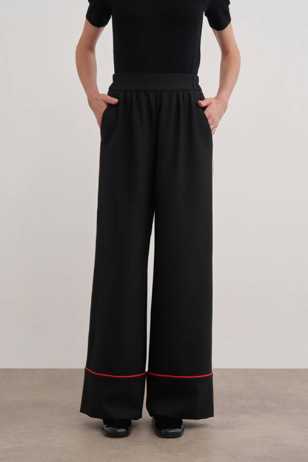 Siyah Ara Biye Detaylı Pantolon - Aker (1)