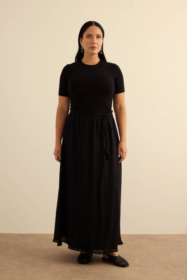 Siyah Bağcıklı Viscon Etek - Aker