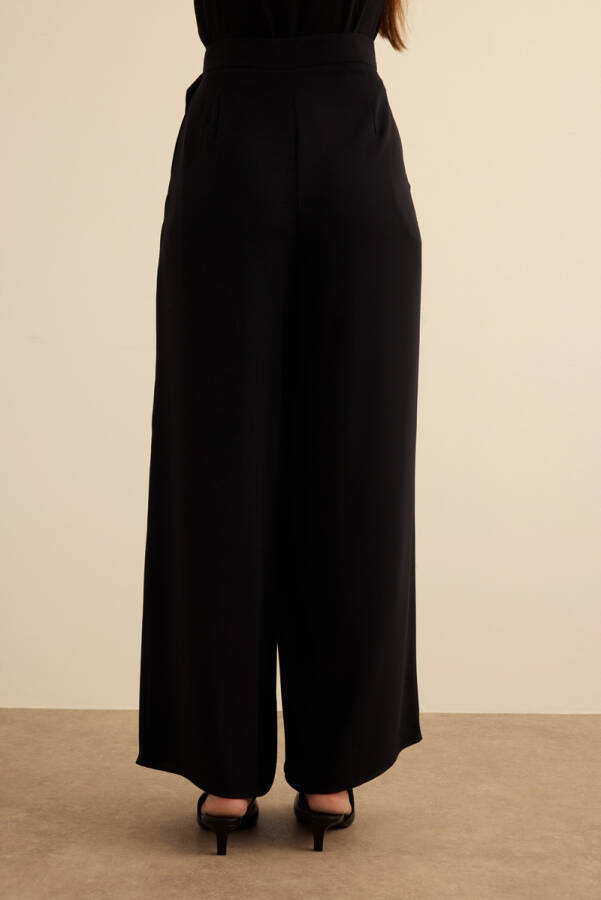 Siyah Belden Metal Toka Bağlama Detaylı Dokuma Pantolon - 7