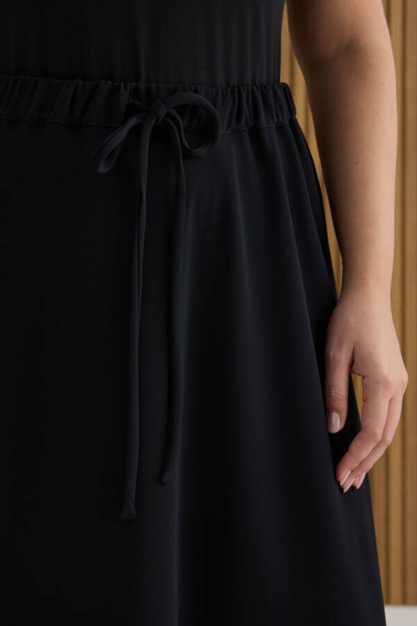 Siyah Beli Bağcıklı Etek - 5