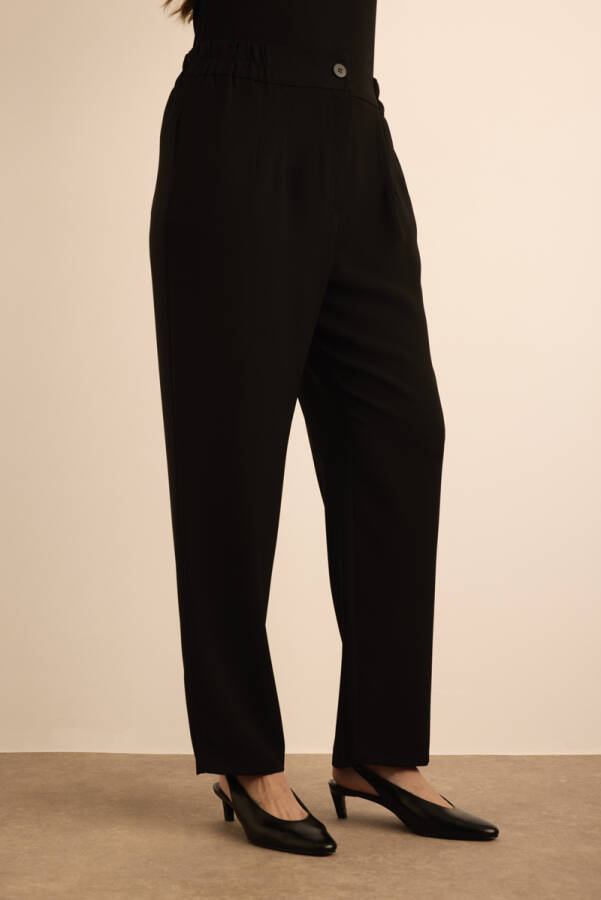 Siyah Beli Lastik Detaylı Krep Pantolon - 4