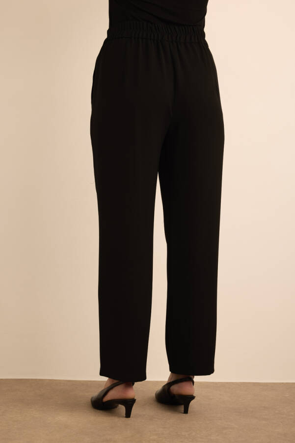Siyah Beli Lastik Detaylı Krep Pantolon - 7