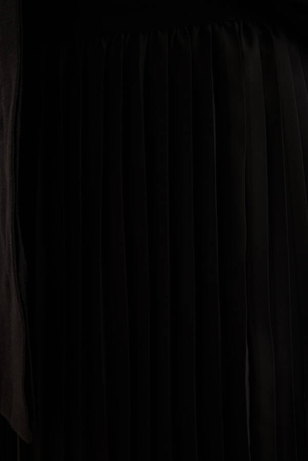 Siyah Beli Lastikli Pilise Etek Aksesuar - 3