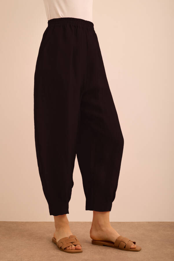 Siyah Beli ve Paçası Lastikli Balon Form Keten Pantolon - 5