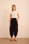 Siyah Beli ve Paçası Lastikli Balon Form Keten Pantolon - 2