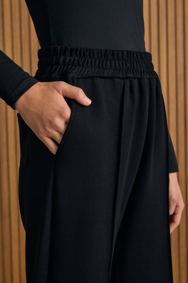 Siyah Beli ve Paçası Lastikli Vison Örme Pantolon - 4