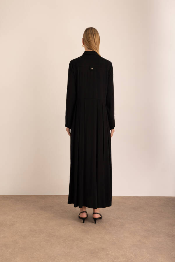 Siyah Dökümlü Pile Detaylı Elbise - 6