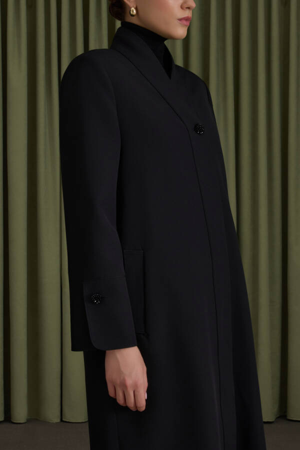 Siyah Boncuk Düğmeli Kap - 4