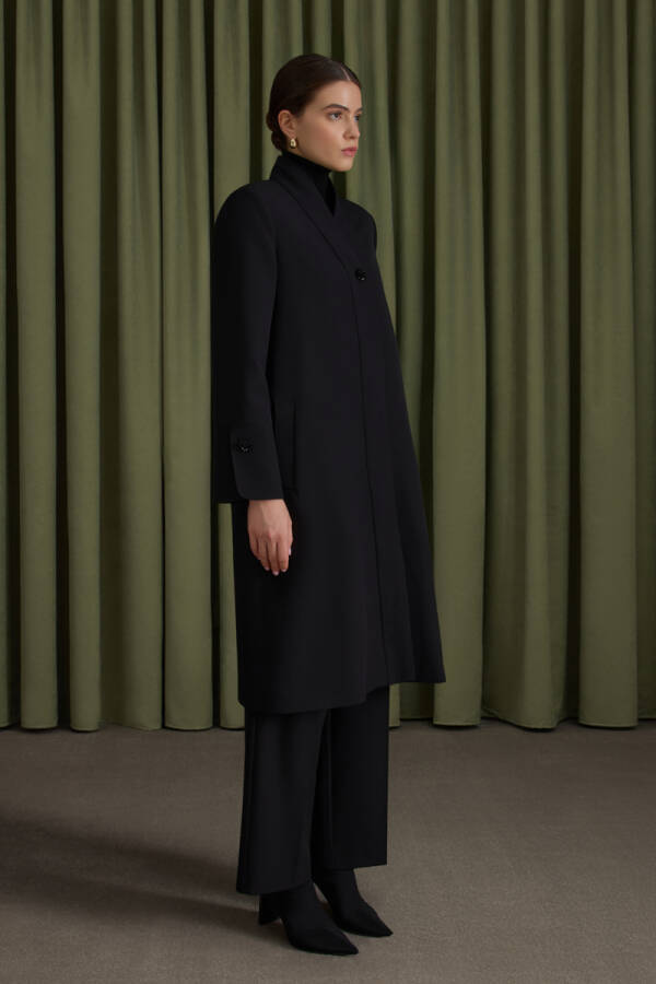 Siyah Boncuk Düğmeli Kap - 3