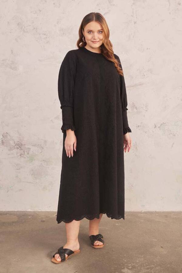 Siyah Brode İşlemeli Pardösü - 1