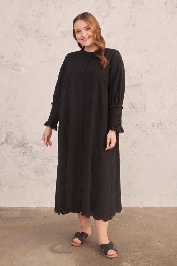 Siyah Brode İşlemeli Pardösü - 4