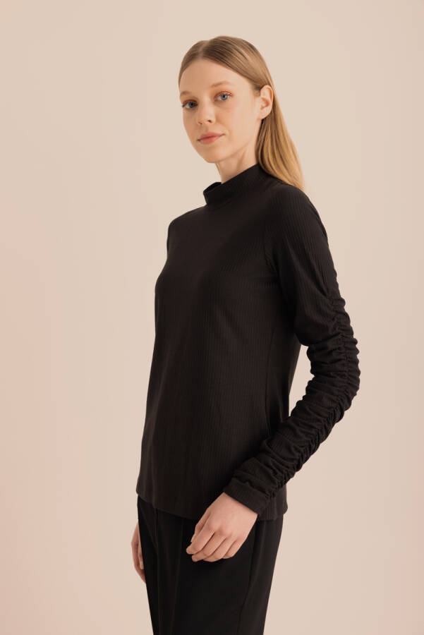 Siyah Büzgü Detaylı Örme Body - 5